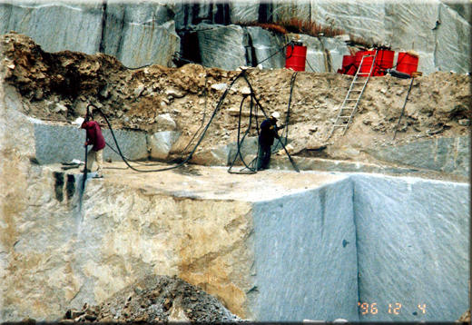 採石工程【1】 ジェットバーナーによる切削